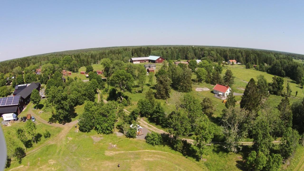 Liten Enklare Klimatsmart Stuga I Roslagen Hotel Osthammar Exterior photo